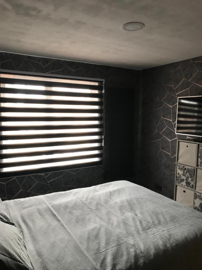 Double Room Next To Burnham Elizabeth Line Station Слау Экстерьер фото