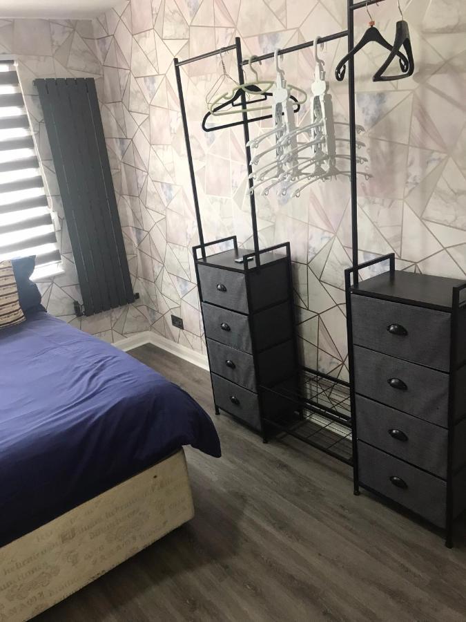 Double Room Next To Burnham Elizabeth Line Station Слау Экстерьер фото