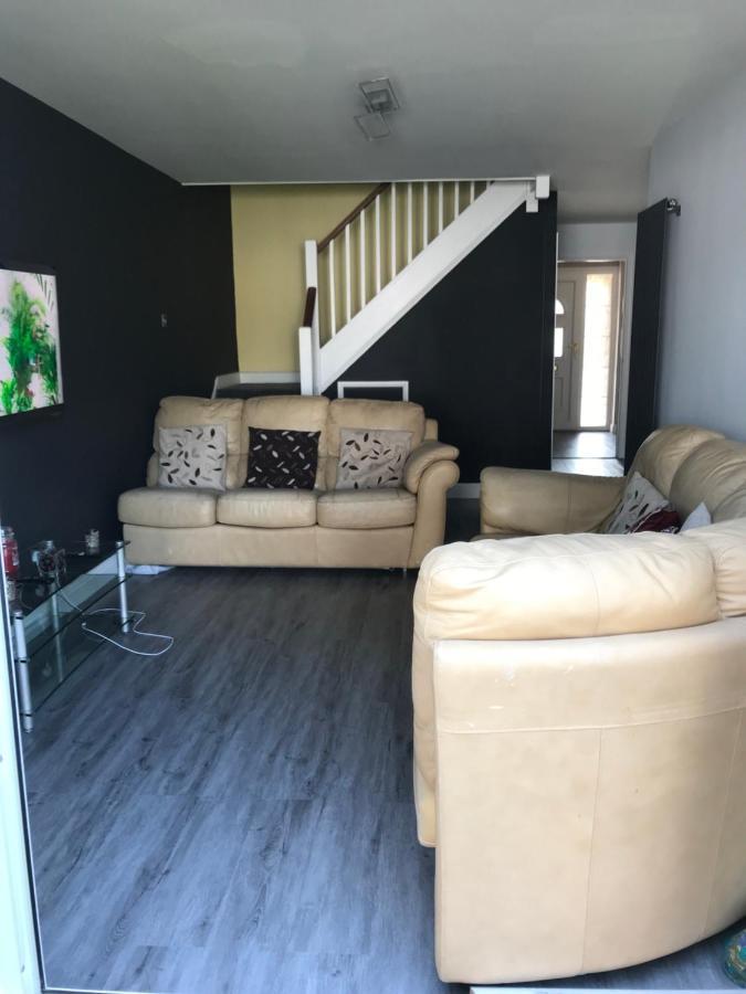 Double Room Next To Burnham Elizabeth Line Station Слау Экстерьер фото