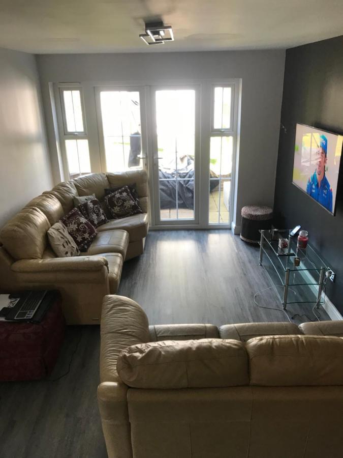 Double Room Next To Burnham Elizabeth Line Station Слау Экстерьер фото
