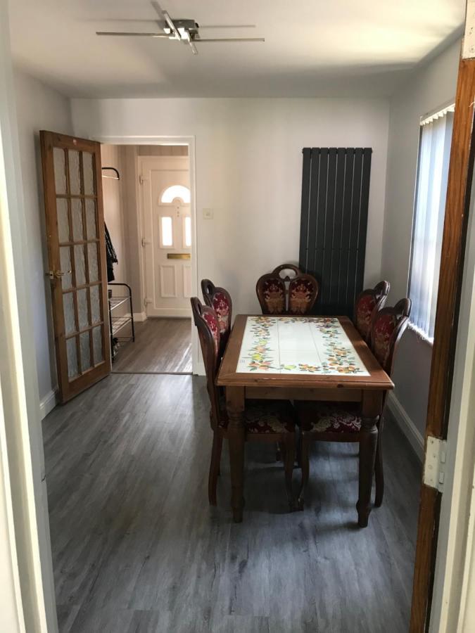 Double Room Next To Burnham Elizabeth Line Station Слау Экстерьер фото